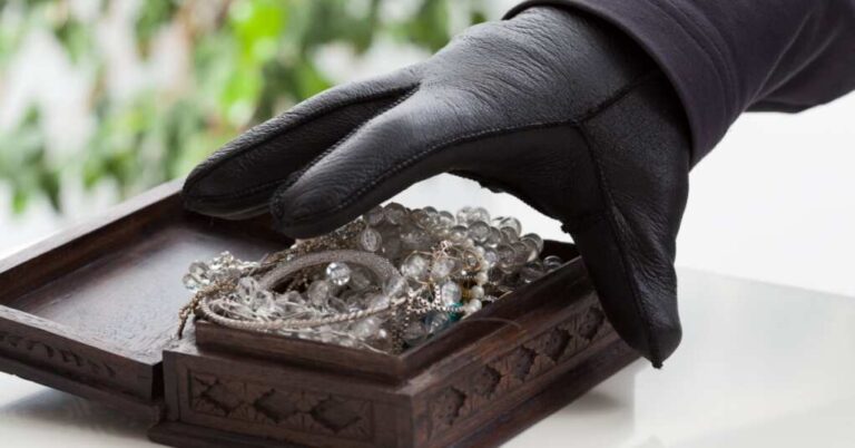 Marine Busted for Looting $500K in Jewelry Marine Busted for Looting $500K in Jewelry