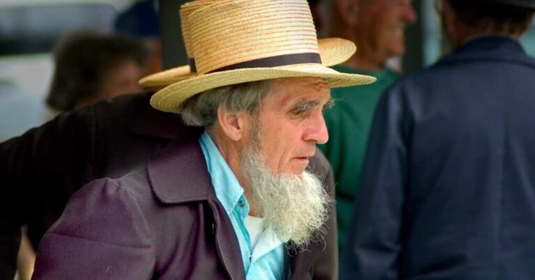 Canada Moves to Destroy the Amish for Not Using Smartphones during COVID