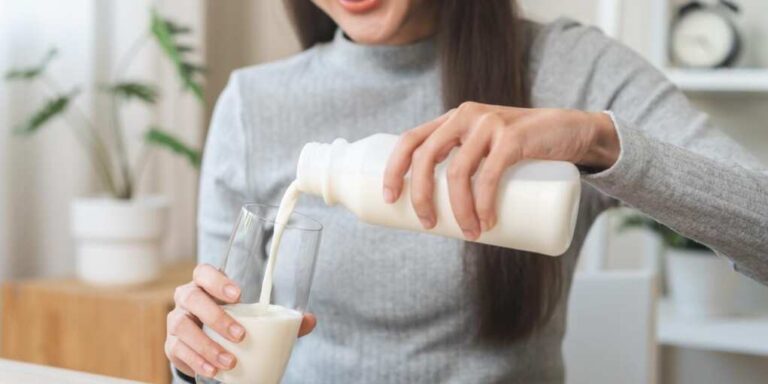 Protesters Use Sneaky Milk Trick to Bypass ICE Crackdown Protesters Use Sneaky Milk Trick to Bypass ICE Crackdown
